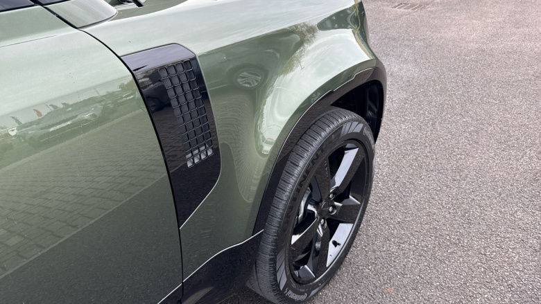 Land Rover Defender 3.0 D250 X-Dynamic SE 90 3dr Auto Diesel Estate